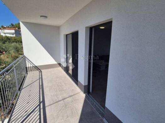 Wohnung zur Miete 1.000 € 3 Zimmer 68 m² Geschoss 1/2 Podstrana Podstrana 21311