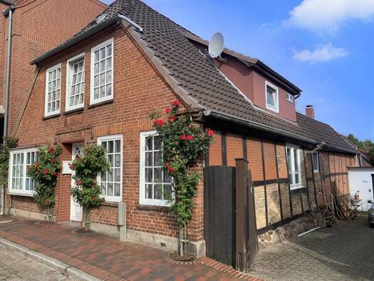 Einfamilienhaus zum Kauf 189.500 € 7 Zimmer 130 m² 266 m² Grundstück Oldenburg Oldenburg in Holstein 23758