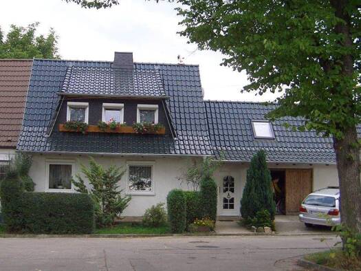 Reihenmittelhaus zum Kauf 179.000 € 4 Zimmer 130 m² 700 m² Grundstück Sömmerda Sömmerda 99610