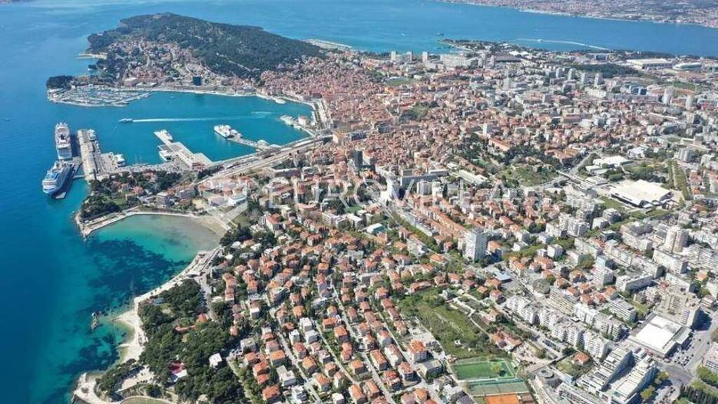 Land-/Forstwirtschaft zum Kauf 842.600 € Trstenik Bacvice - Firule