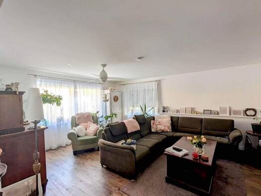 Wohnung zum Kauf 310.000 € 4 Zimmer 120 m² EG Kleinrinderfeld 97271