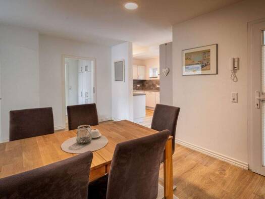 Wohnung zum Kauf 325.000 € 2 Zimmer 81 m² Husum Husum 25813