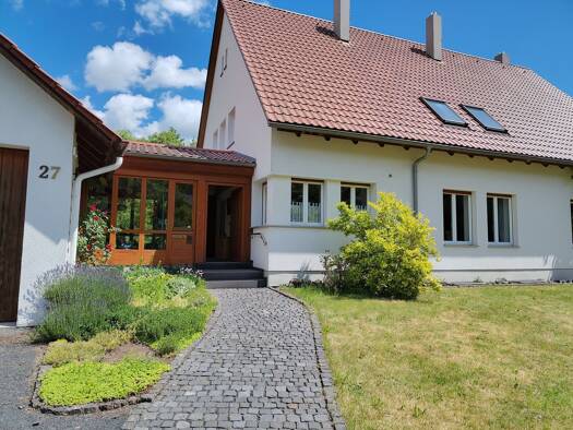 Einfamilienhaus zur Miete 2.500 € 8 Zimmer 310 m² 2.800 m² Grundstück frei ab 01.01.2027 Bischofsheim Bischofsheim i.d.Rhön 97653
