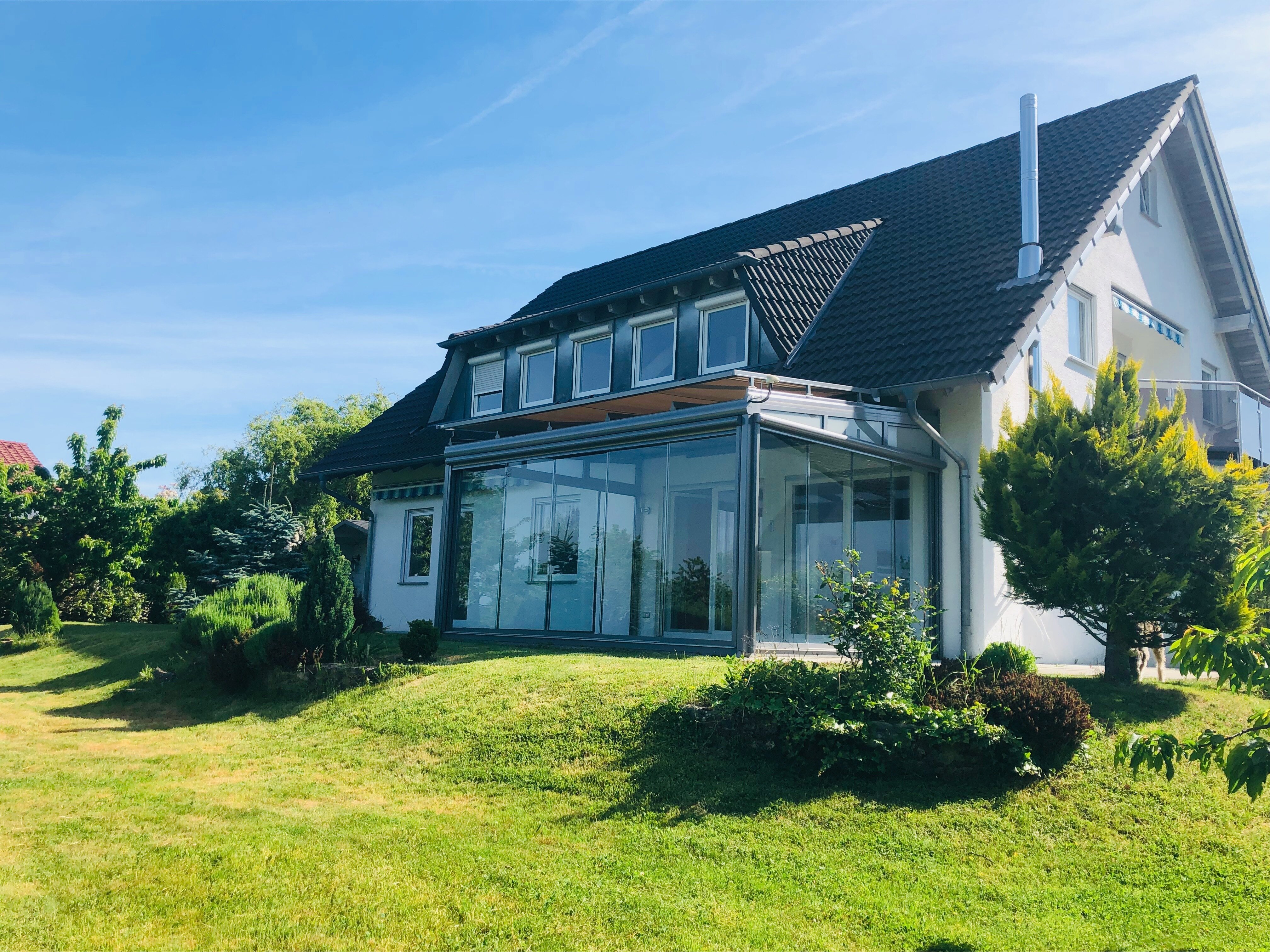 Einfamilienhaus zur Miete 1.800 € 7 Zimmer 210 m²<br/>Wohnfläche 943 m²<br/>Grundstück ab sofort<br/>Verfügbarkeit Schlehenweg 7 Möckmühl Möckmühl 74219