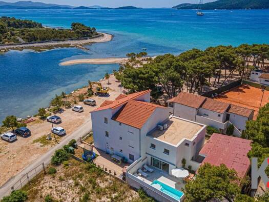 Haus zum Kauf 1.600.000 € 11 Zimmer 470 m² Šibenik 0
