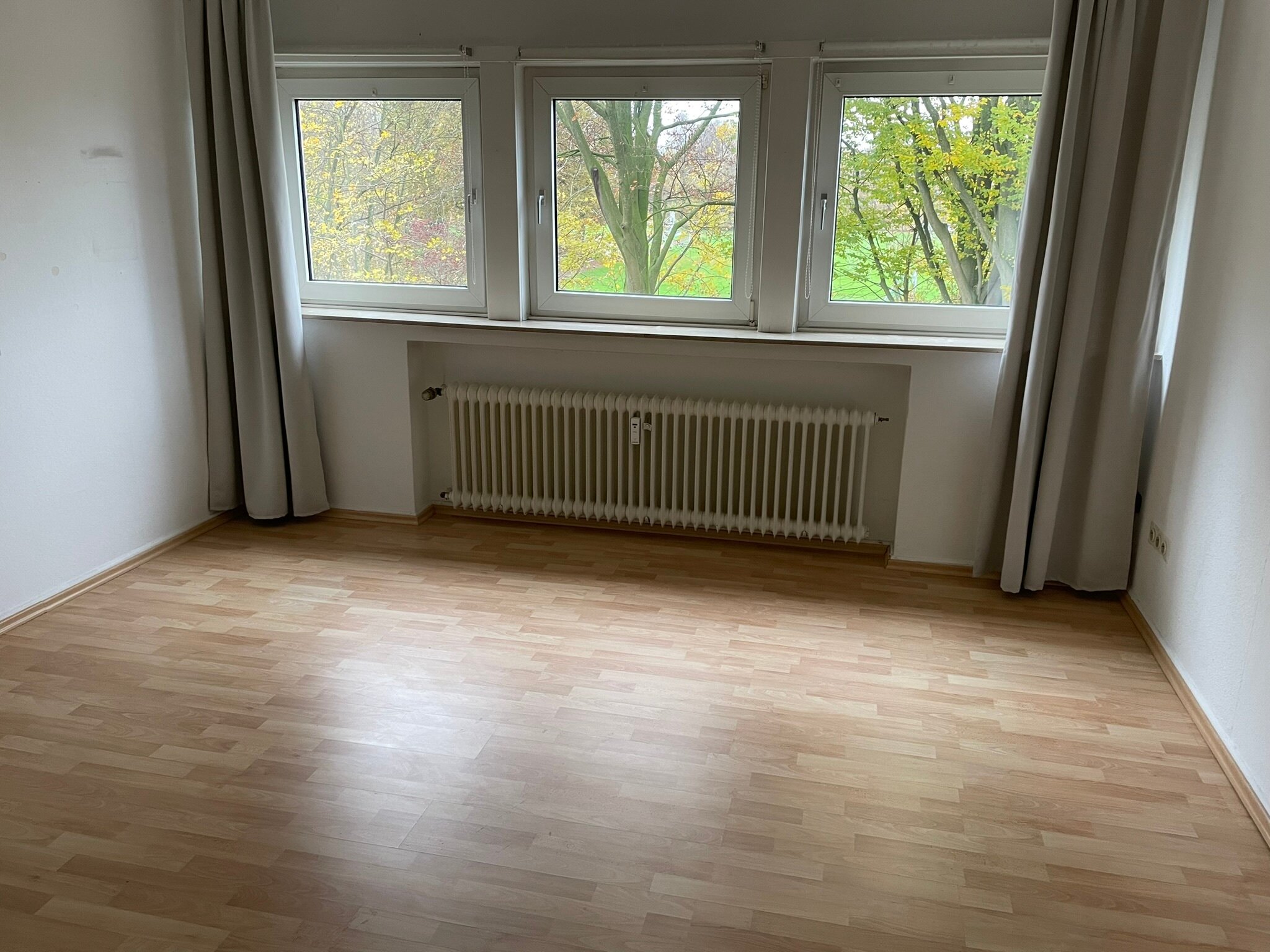 Wohnung zur Miete 370 € 2 Zimmer 52 m²<br/>Wohnfläche 2.<br/>Geschoss ab sofort<br/>Verfügbarkeit Bad Salzuflen Bad Salzuflen 32105