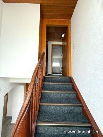 Immobilie in Burgkirchen an der Alz - Großes Grundstück mit Altbestand - Vielseitige Entwicklungsmöglichkeiten in Burgkirchen - Bild 2