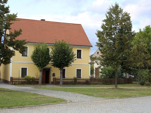 Einfamilienhaus zur Miete 890 € 5,5 Zimmer 153 m² 300 m² Grundstück frei ab 01.06.2026 Am Markt 4 Baruth Malschwitz 02694