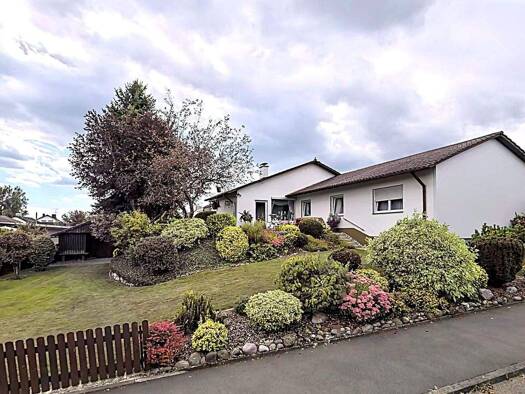 Bungalow zum Kauf 498.000 € 5 Zimmer 110 m² 708 m² Grundstück frei ab sofort Engen 78234