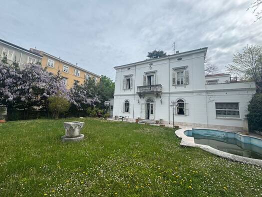 Villa zum Kauf provisionsfrei als Kapitalanlage geeignet 15 Zimmer 850 m² 600 m² Grundstück via Ginnastica Triest 34142