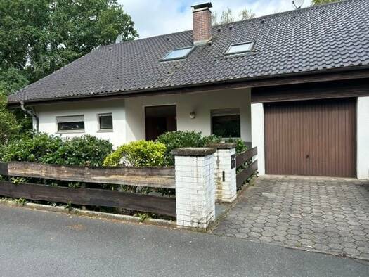 Einfamilienhaus zur Miete 2.100 € 5 Zimmer 170 m² 700 m² Grundstück frei ab 01.10.2026 Röttenbach 91341