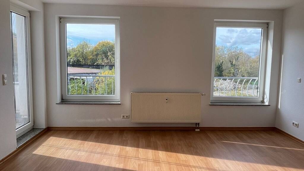 Wohnung zur Miete 375 € 44,2 m² 3 Geschosse frei ab sofort Hafenstraße 36 Saaleaue Halle (Saale) 06108