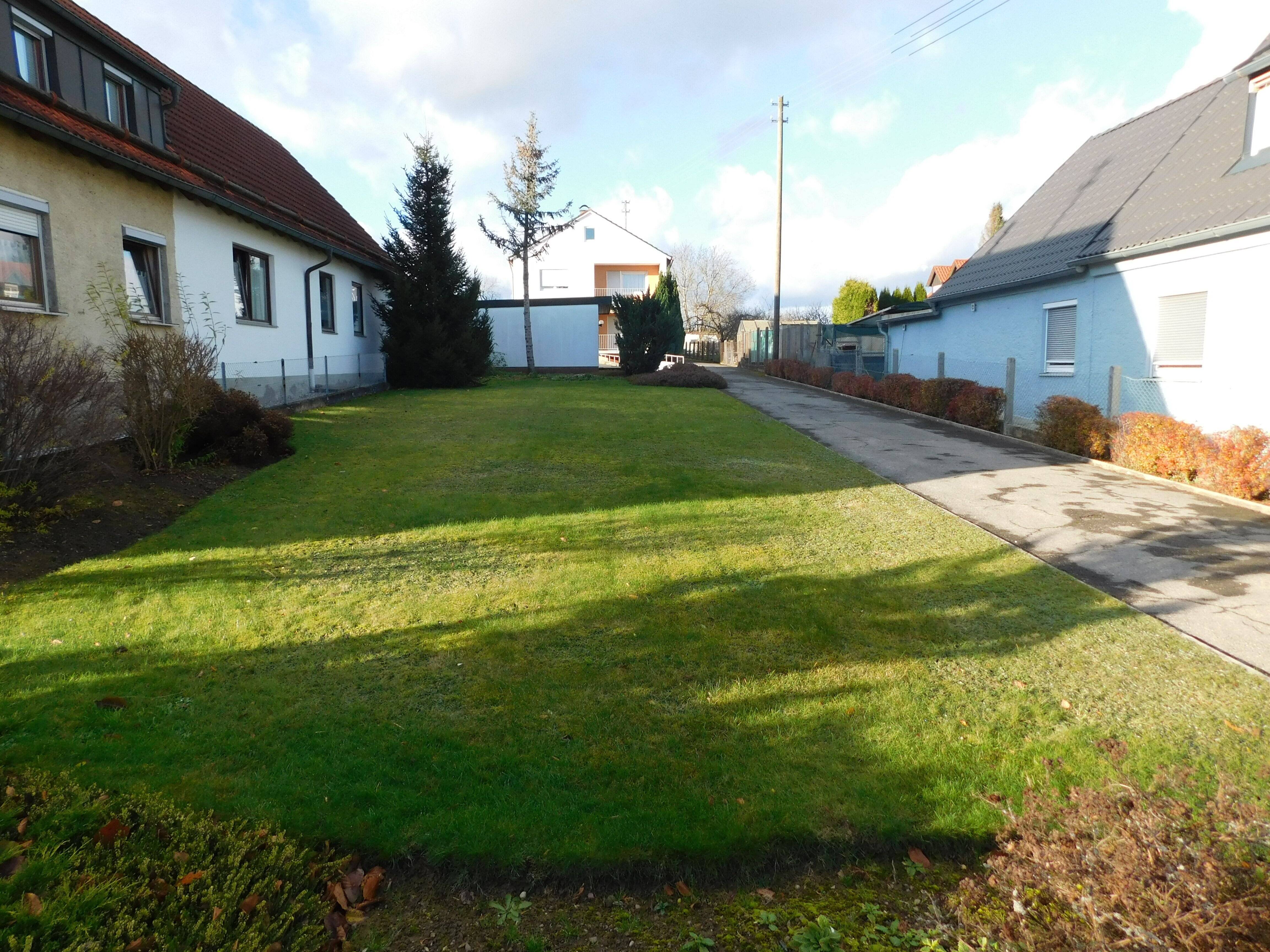 Mehrfamilienhaus zum Kauf 566.000 € 6 Zimmer 156 m²<br/>Wohnfläche 2.098 m²<br/>Grundstück ab sofort<br/>Verfügbarkeit Frieda-Forster-Straße 40 Straßberg Bobingen 86399