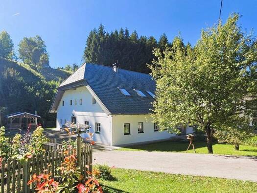 Bauernhaus zum Kauf 1.090.000 € 7 Zimmer 274 m² 21.933 m² Grundstück Neukirchen 4814