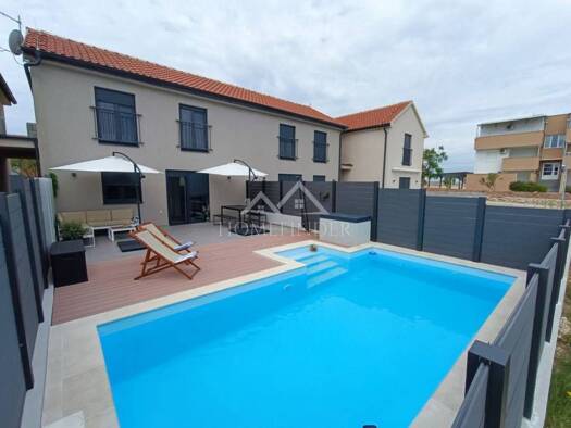 Haus zum Kauf 383.000 € 3 Zimmer 84 m² Nin Nin