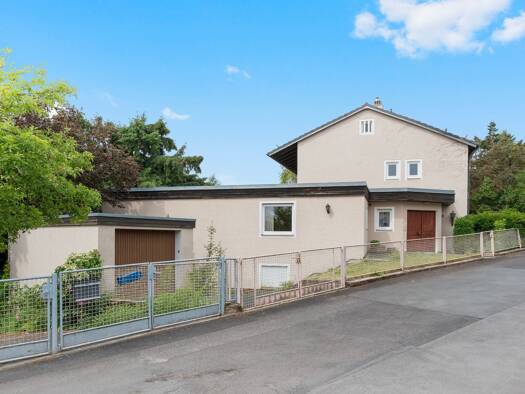 Einfamilienhaus zum Kauf 349.000 € 7 Zimmer 178,7 m² 2.170 m² Grundstück Eschenbach Eschenbach i.d.OPf. 92676