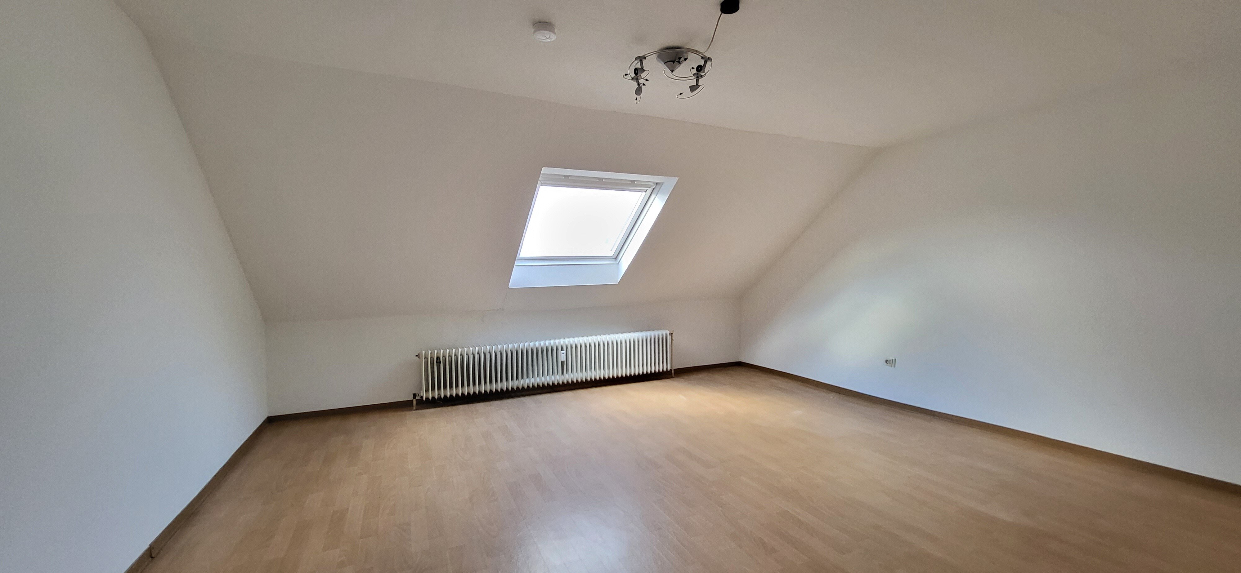 Wohnung zur Miete 700 € 3 Zimmer 120 m²<br/>Wohnfläche 2.<br/>Geschoss ab sofort<br/>Verfügbarkeit Düppenweiler Beckingen 66701