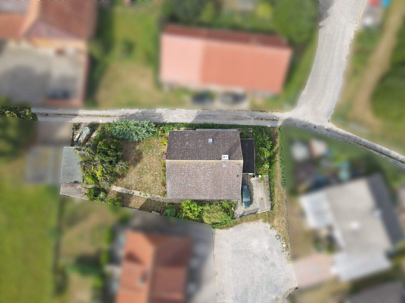 Immobilie in Springe - Sanierung nötig - 2-FH mit Potenzial! - Bild 3