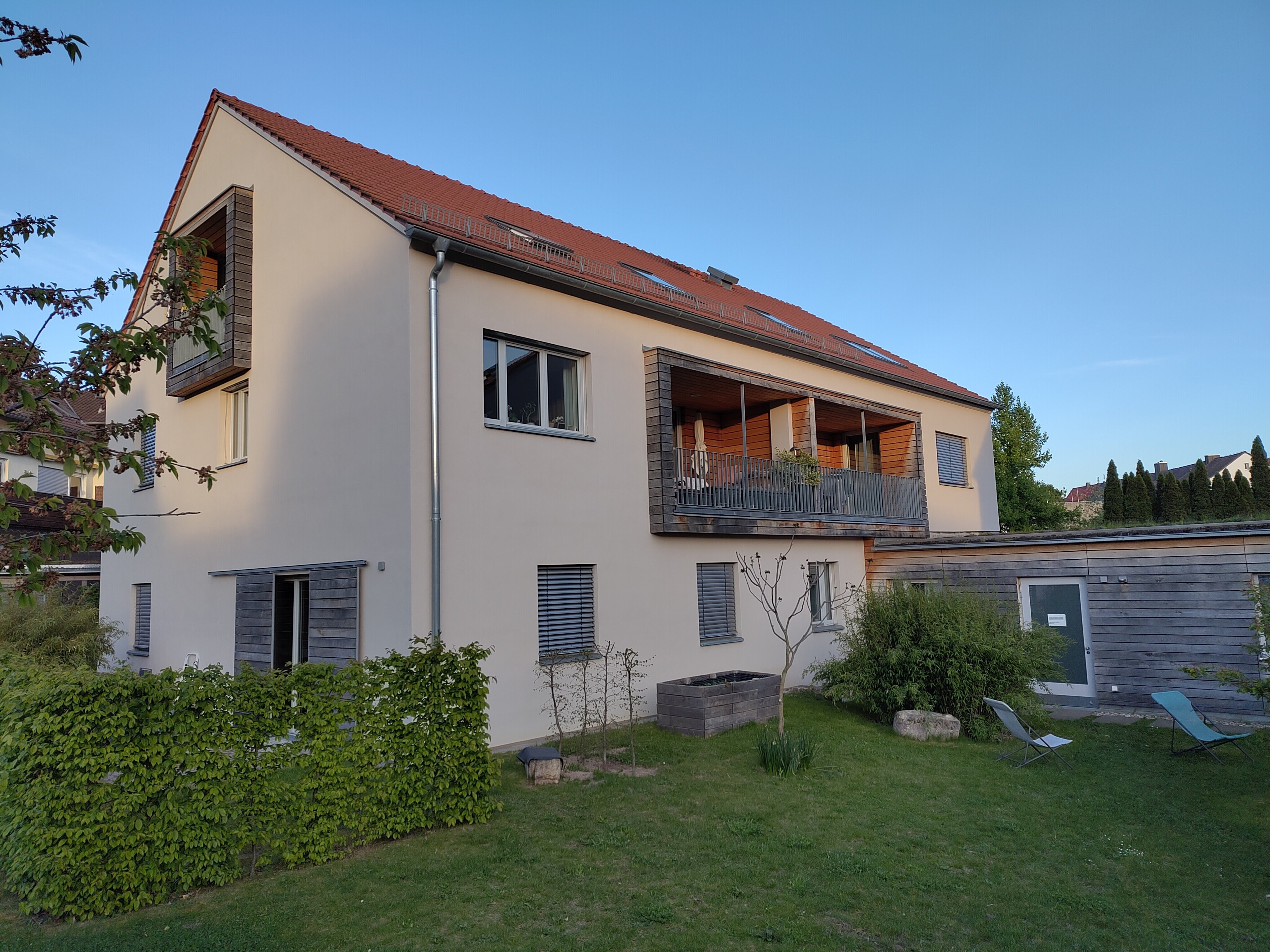 Wohnung zur Miete 1.600 € 3 Zimmer 118 m²<br/>Wohnfläche 2.<br/>Geschoss ab sofort<br/>Verfügbarkeit Zum Flughafen 3a Herzogenaurach 10 Herzogenaurach 91074