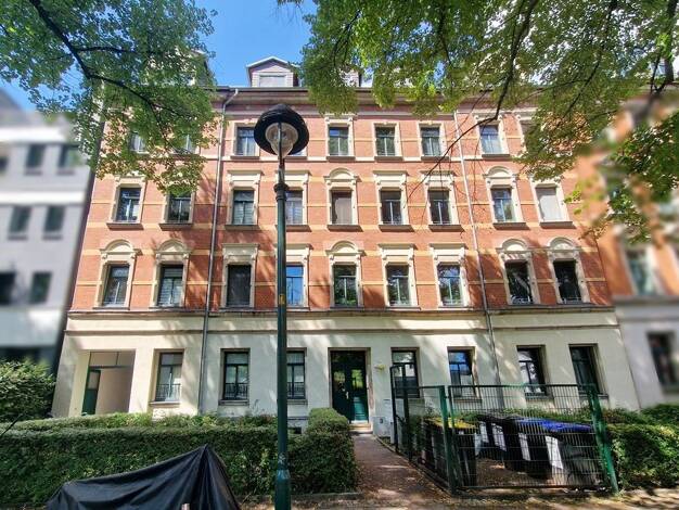 Wohnung zum Kauf 110.000 € 5 Zimmer 119,4 m² 2. Geschoss Walter-Oertel-Straße 8 Kaßberg Kaßberg 09112