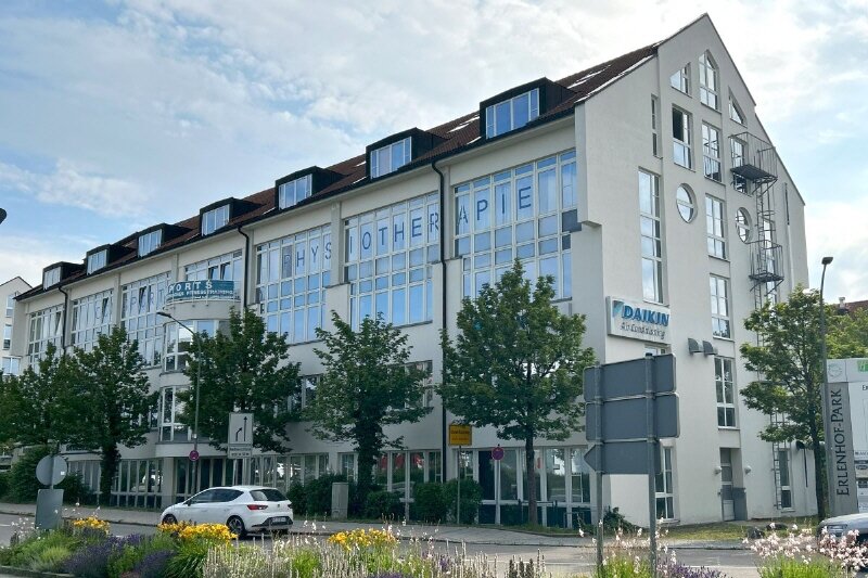 Bürofläche zur Miete provisionsfrei 14,50 € 210 m²<br/>Bürofläche ab 147 m²<br/>Teilbarkeit Unterhaching 82008