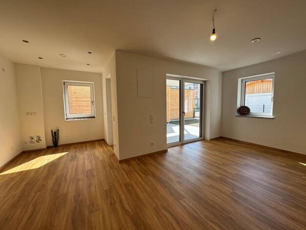 Wohnung zum Kauf - Erstbezug provisionsfrei 700.000 € 4 Zimmer 95 m² EG frei ab sofort Traunstein Traunstein 83278