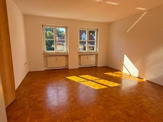 Wohnung zur Miete 730 € 4 Zimmer 80 m² 2. Geschoss frei ab sofort Innstadt Passau 94032