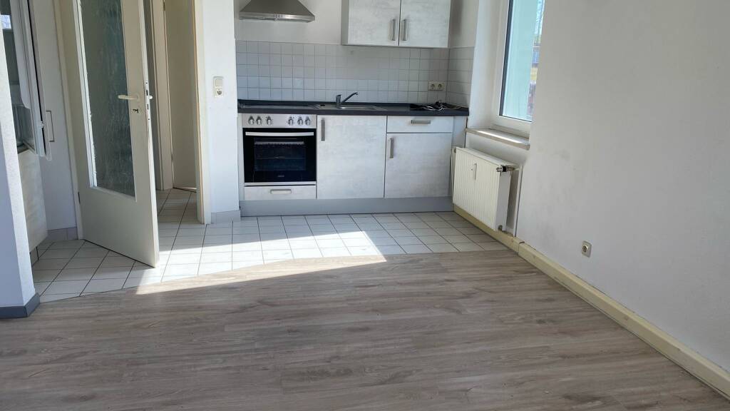 Wohnung zur Miete 245 € 35 m² 1. Geschoss frei ab sofort Crimmitschauer Straße 23 Ponitz 04639