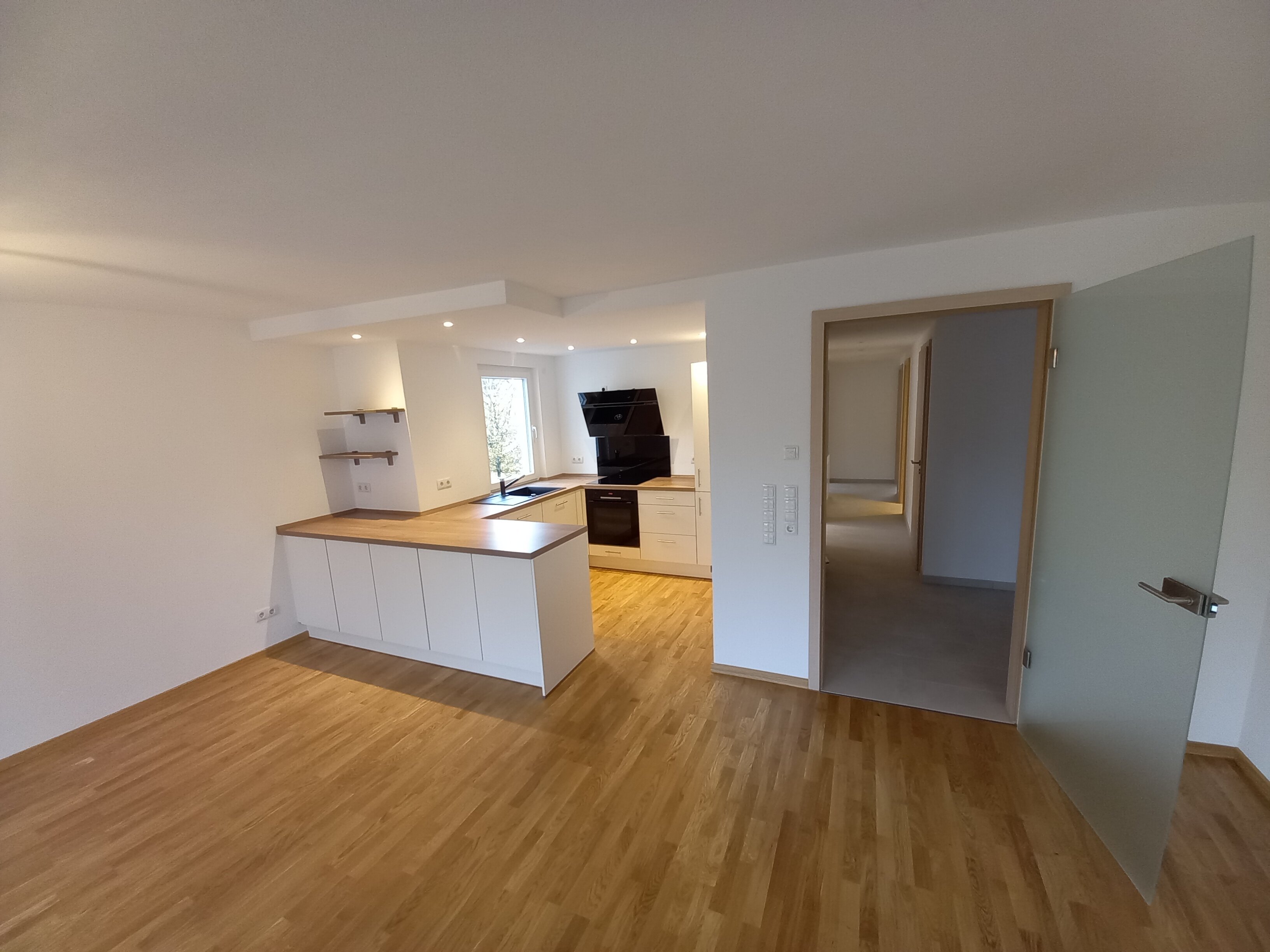 Wohnung zur Miete 1.300 € 3 Zimmer 102,7 m²<br/>Wohnfläche 1.<br/>Geschoss 01.10.2024<br/>Verfügbarkeit St-Johann-Str. Überlingen Überlingen 88662