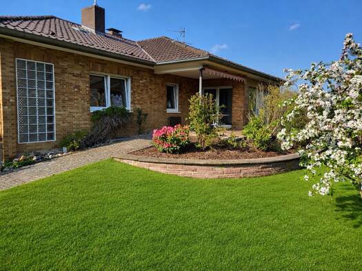 Mehrfamilienhaus zum Kauf 395.000 € 6 Zimmer 259 m² 1.221 m² Grundstück Jesberg Jesberg 34632