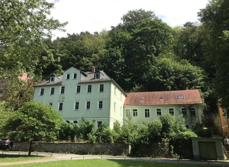 Mehrfamilienhaus zum Kauf als Kapitalanlage geeignet 800.000 € 629 m²<br/>Wohnfläche Bad Schandau Bad Schandau - Osterzgebirge 01814