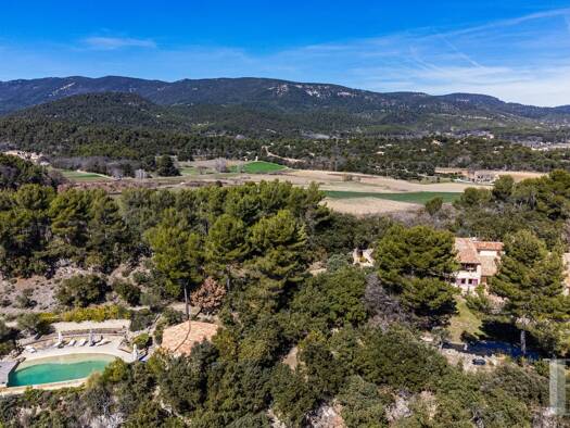 Reiterhof zum Kauf 2.000.000 € 30.000 m² Grundstück La Tour-d'Aigues 84240