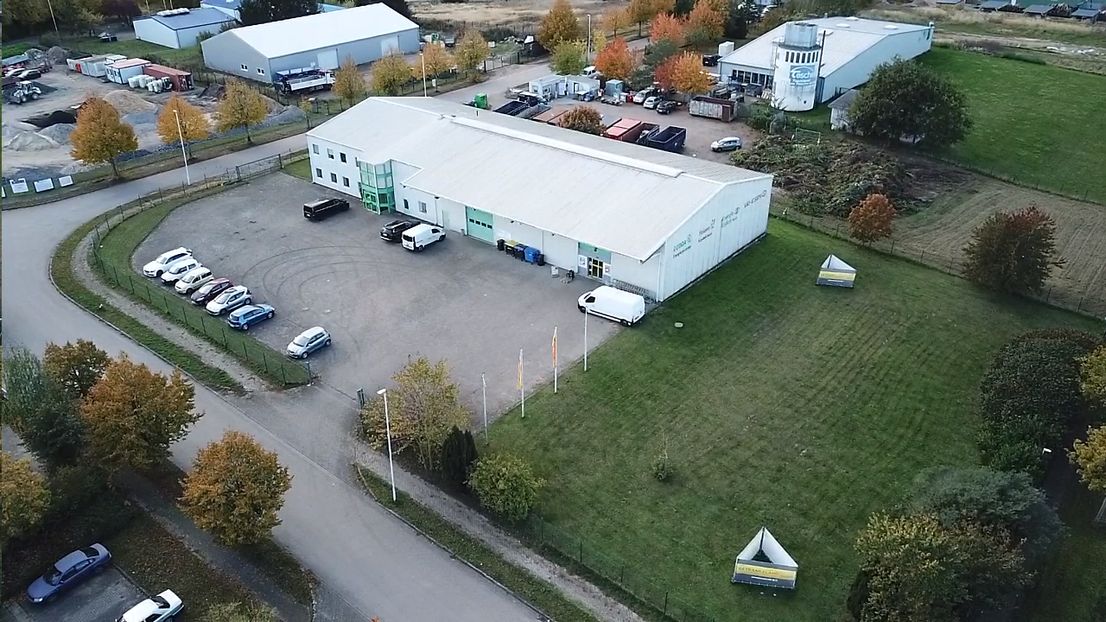 Lagerhalle zur Miete 9.900 € 1.400 m²<br/>Lagerfläche ab 400 m²<br/>Teilbarkeit Gewerbegebiet Ost 8a Schwaan Schwaan 18258