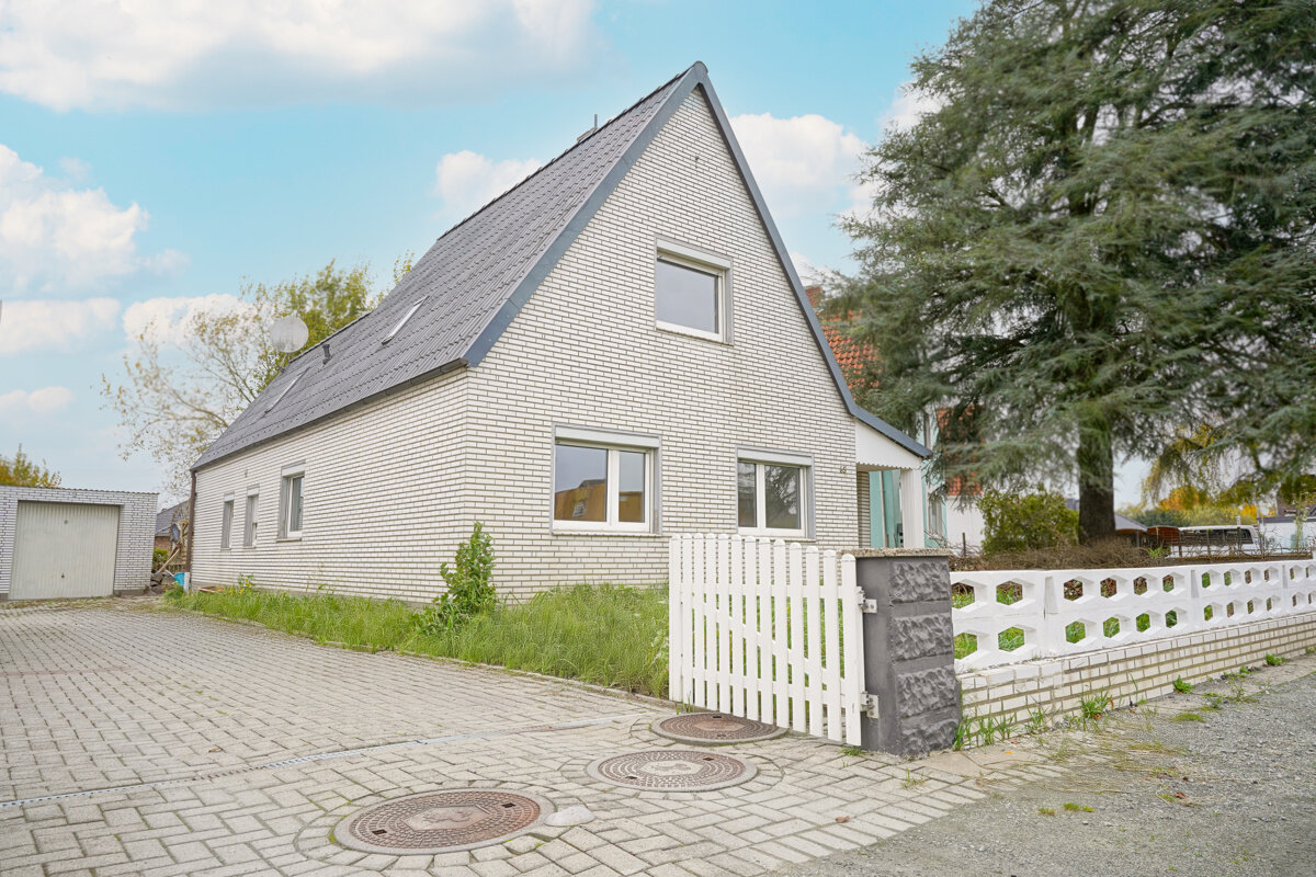 Einfamilienhaus zum Kauf 299.000 € 4,5 Zimmer 128 m²<br/>Wohnfläche 825 m²<br/>Grundstück Geestemünde - Nord Bremerhaven 27574