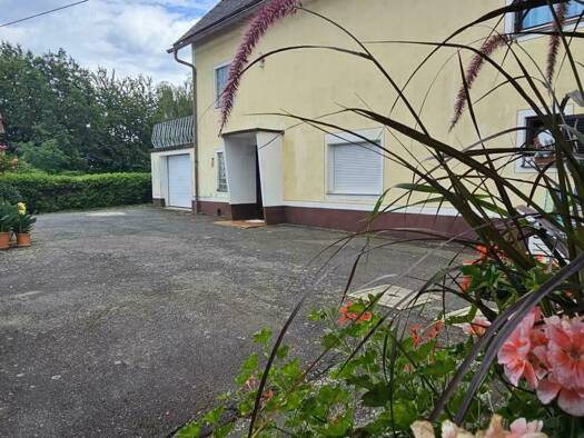 Mehrfamilienhaus zum Kauf 369.000 € 8 Zimmer 156 m² 19.465 m² Grundstück Kapfenstein 8353