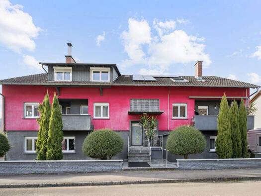 Mehrfamilienhaus zum Kauf als Kapitalanlage geeignet 1.350.000 € 14 Zimmer 670,8 m² 896 m² Grundstück Langenau Schopfheim 79650