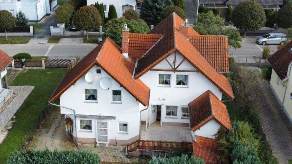 Einfamilienhaus zum Kauf provisionsfrei 185.000 € 7 Zimmer 240 m² 1.106 m² Grundstück frei ab sofort Bük 9737