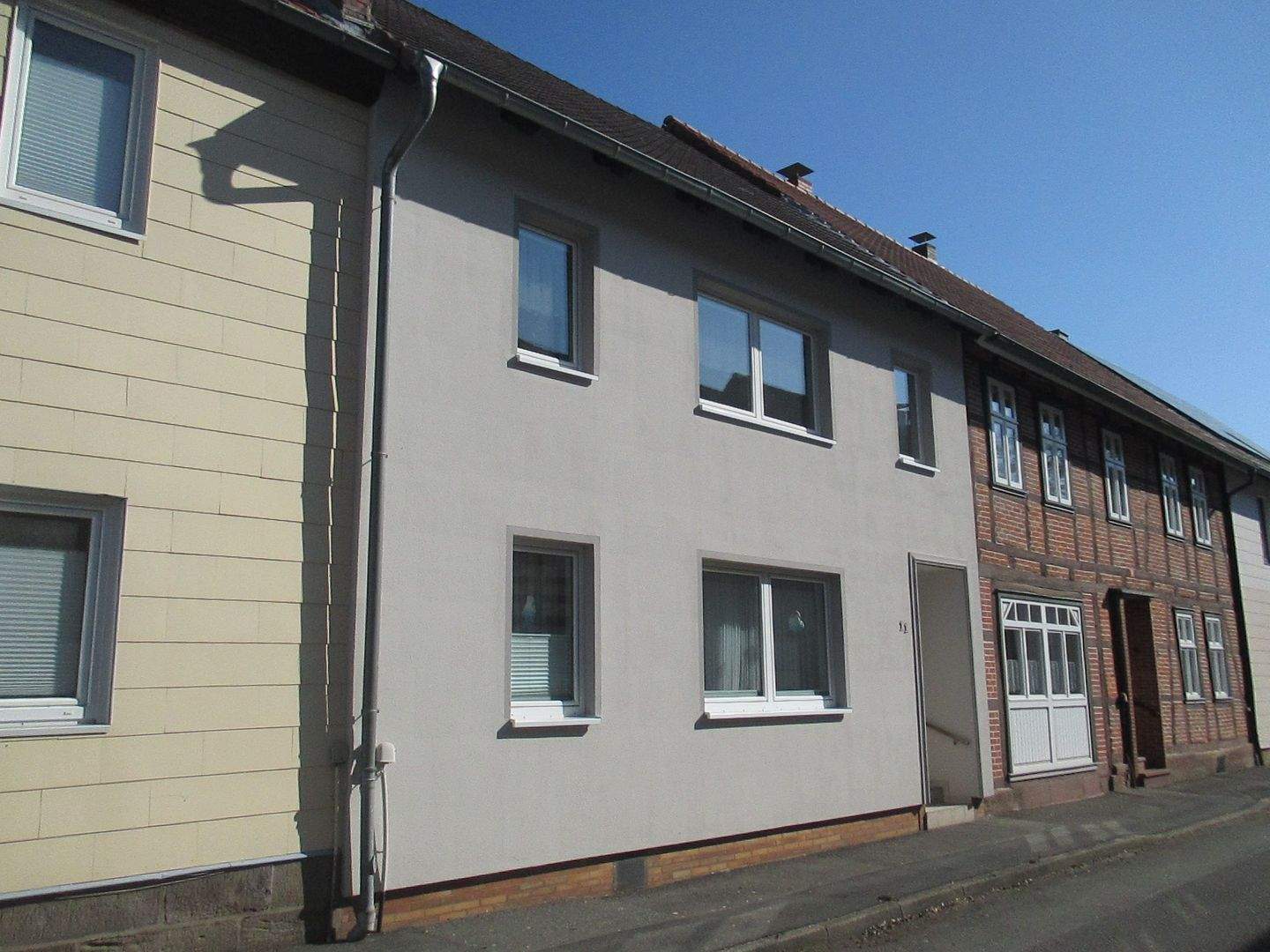 Immobilie in Dransfeld - Großzügiges Reihenhaus mit Charme und Platz für neue Ideen in Dransfeld - Bild 2