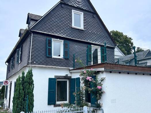 Einfamilienhaus zur Miete 1.500 € 10 Zimmer 170 m² 350 m² Grundstück frei ab 01.12.2026 Höhr-Grenzhausen 56203