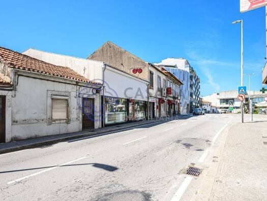 Haus zum Kauf 140.000 € 35 m² 93 m² Grundstück Baguim Do Monte (Rio Tinto) 4435