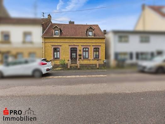 Reihenmittelhaus zum Kauf 159.000 € 6 Zimmer 120 m² 723 m² Grundstück frei ab sofort Altenkessel Saarbrücken 66126
