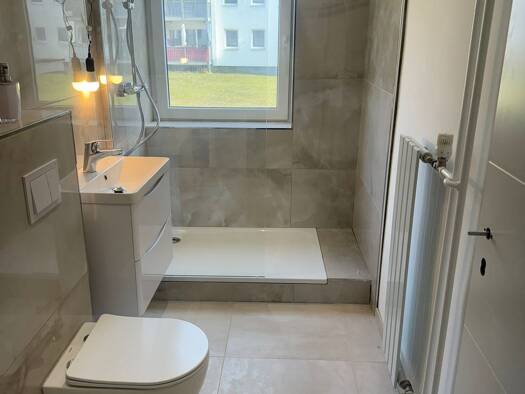 Wohnung zur Miete 1.100 € 3 Zimmer 60 m² frei ab sofort Wedel 22880