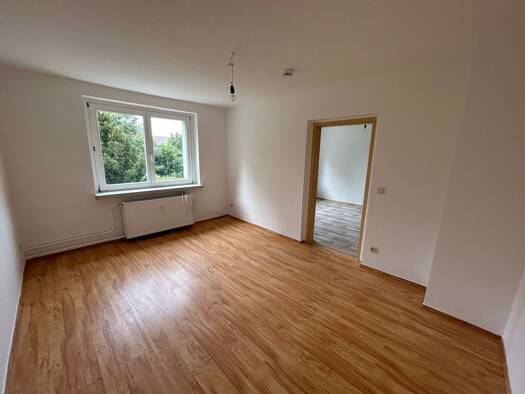 Wohnung zur Miete 392 € 4 Zimmer 69,9 m² 1. Geschoss Hans-Stubbe-Straße 8 Gatersleben Seeland 06466
