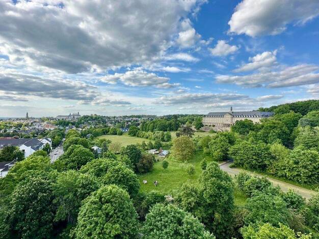 Wohnung zum Kauf 265.000 € 5 Zimmer 129 m² 12. Geschoss Bockenberg Bergisch Gladbach 51429