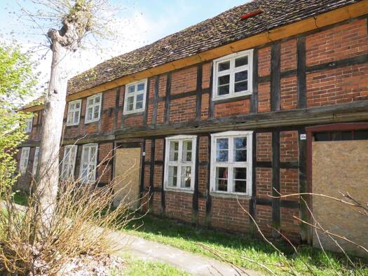 Bauernhaus zum Kauf 97.666 € 1 Zimmer 300 m² 7.563 m² Grundstück frei ab sofort Grube Bad Wilsnack 19336