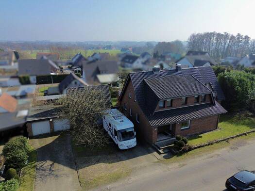 Einfamilienhaus zum Kauf 349.000 € 5 Zimmer 224,2 m² 1.155 m² Grundstück Tengern Hüllhorst 32609