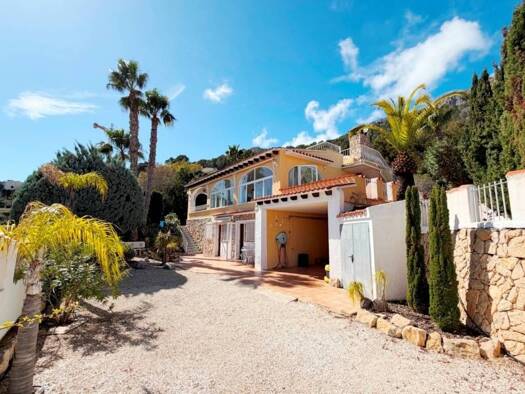 Villa zur Miete 2.200 € 5 Zimmer 300 m² 1.042 m² Grundstück Calp 03710