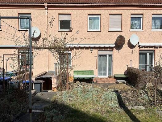 Reihenmittelhaus zum Kauf 145.000 € 4 Zimmer 85,4 m² 215 m² Grundstück Saalfeld Saalfeld/Saale 07318