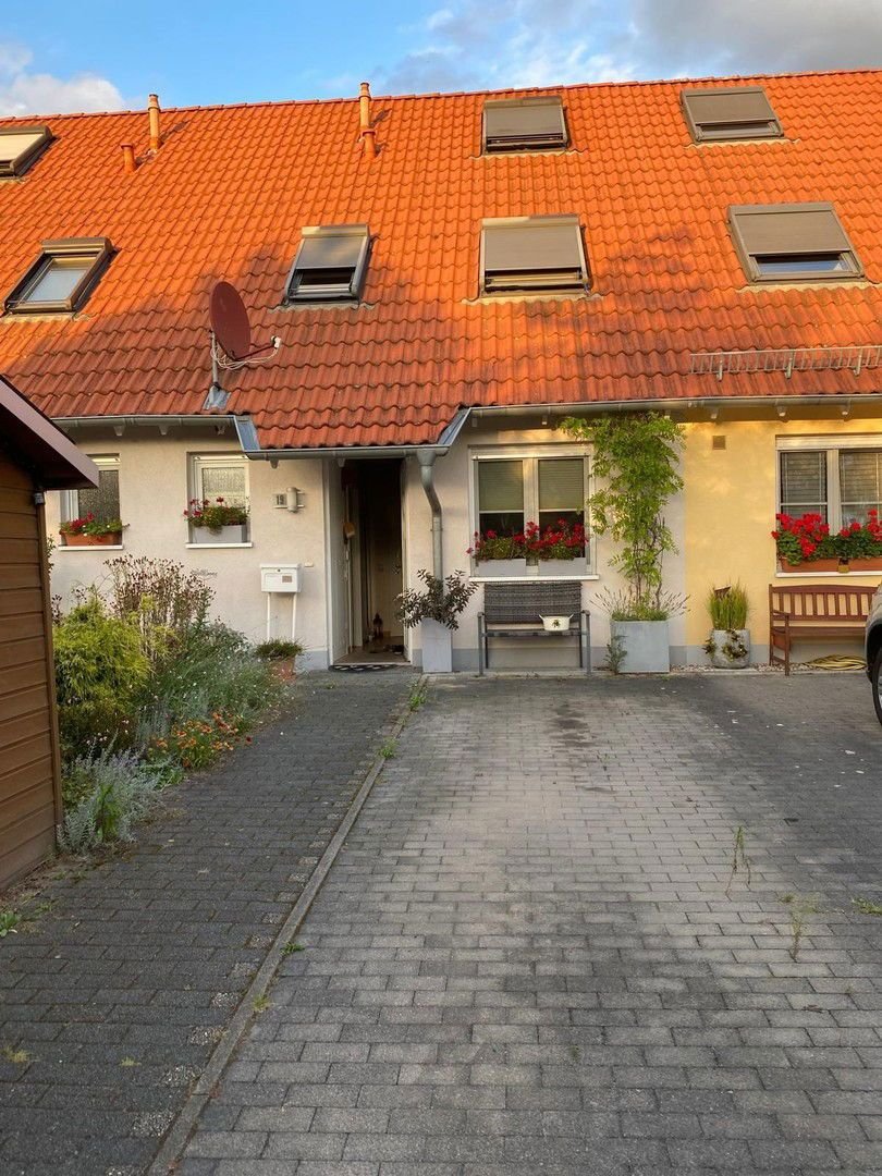 Reihenmittelhaus zum Kauf provisionsfrei 499.000 € 4 Zimmer 105,5 m²<br/>Wohnfläche 164 m²<br/>Grundstück 01.04.2025<br/>Verfügbarkeit Biesdorf Berlin 12683