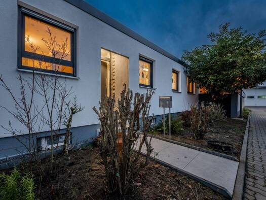 Einfamilienhaus zum Kauf provisionsfrei 590.000 € 4 Zimmer 120 m² 380 m² Grundstück Limburgerhof 67117